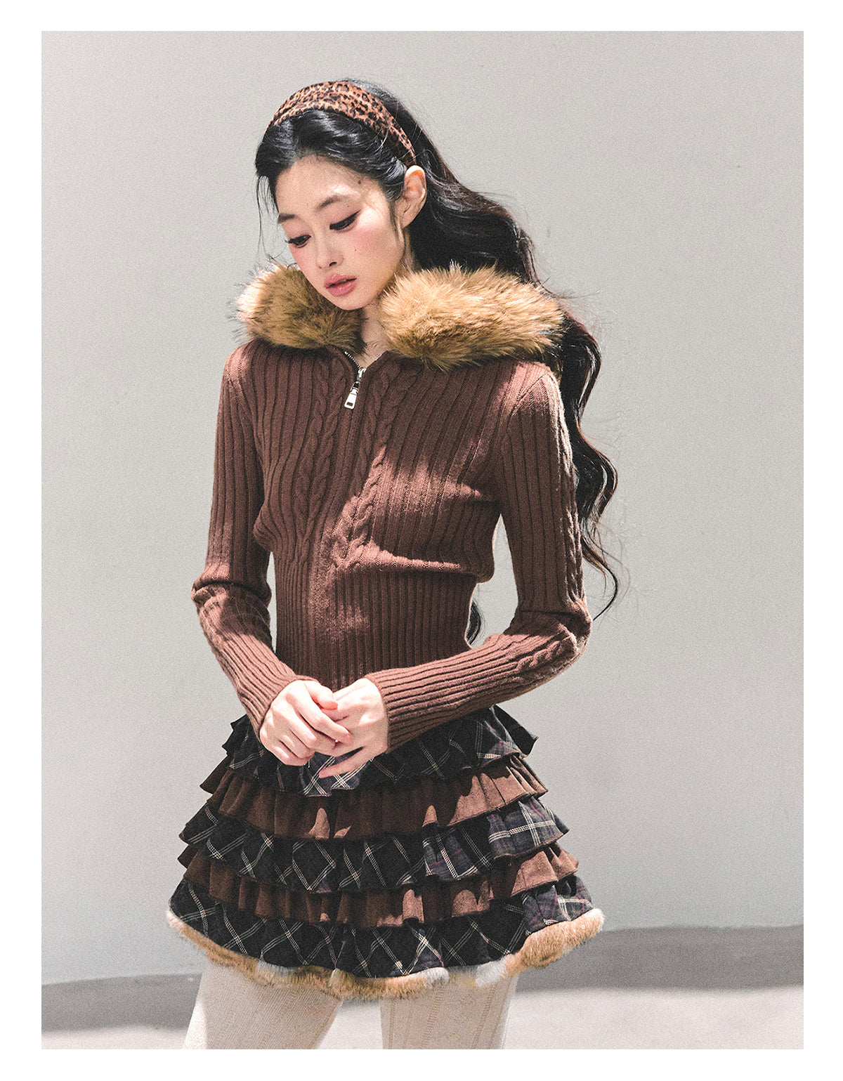 少也眼 “Sunset Left Behind” Knit Sweater Hoodie with Detachable Fur Trim 143685435