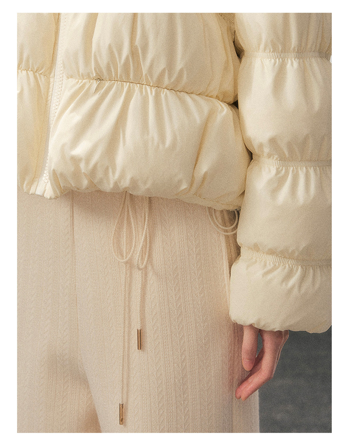 181225 “She Gazes at the Snow” White Duck Down Cropped Jacket - Milky Apricot White