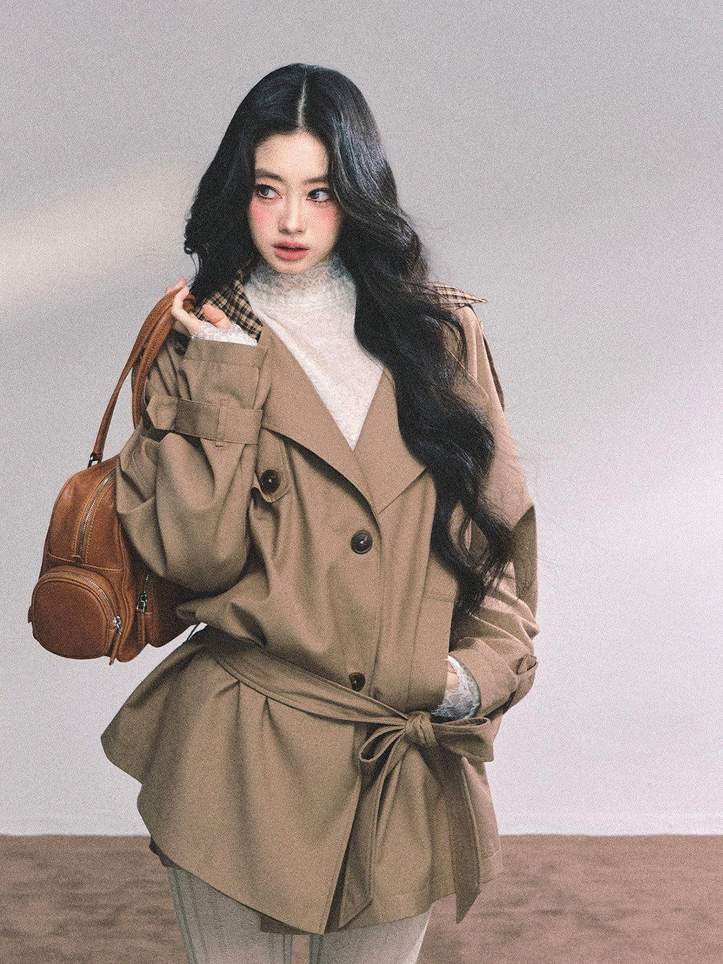少也眼 "Zurich Elegance Trench" – Audrey-Inspired Relaxed Plaid Coat