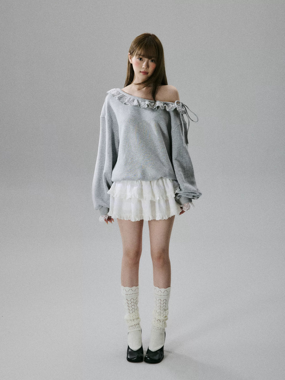 LOST FOREST - Heather Gray One-Shoulder Eyelash Lace Cotton Sweatshirt