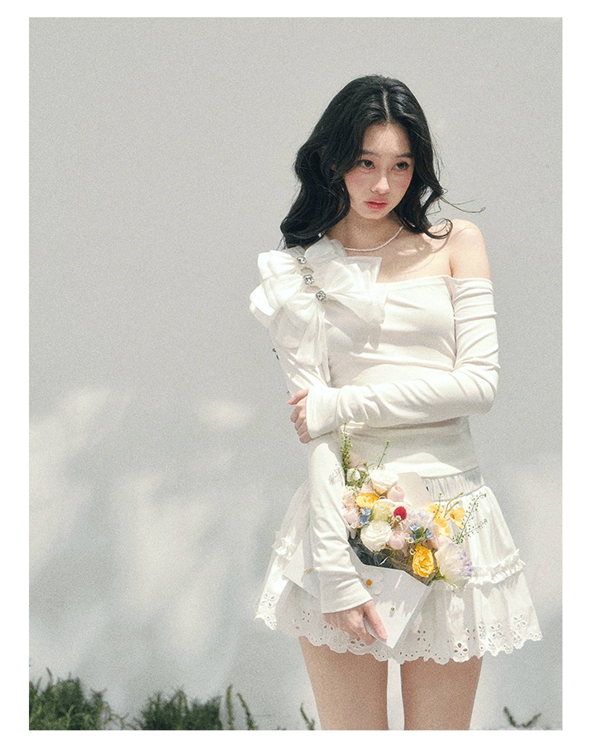 少也眼 "Morning Mist Shoulder" Bow Off-Shoulder T-Shirt in Cloud White 52742574