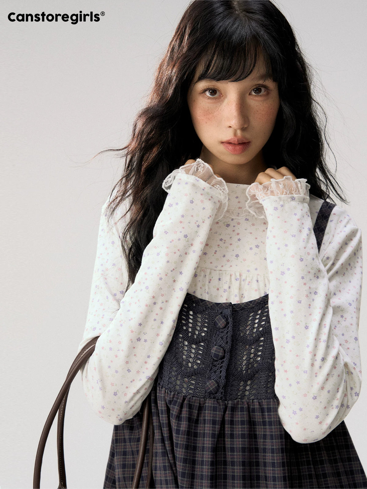 [CAN] "Double Dot Floral Raft" White Floral Lace-Trim Long Sleeve Top