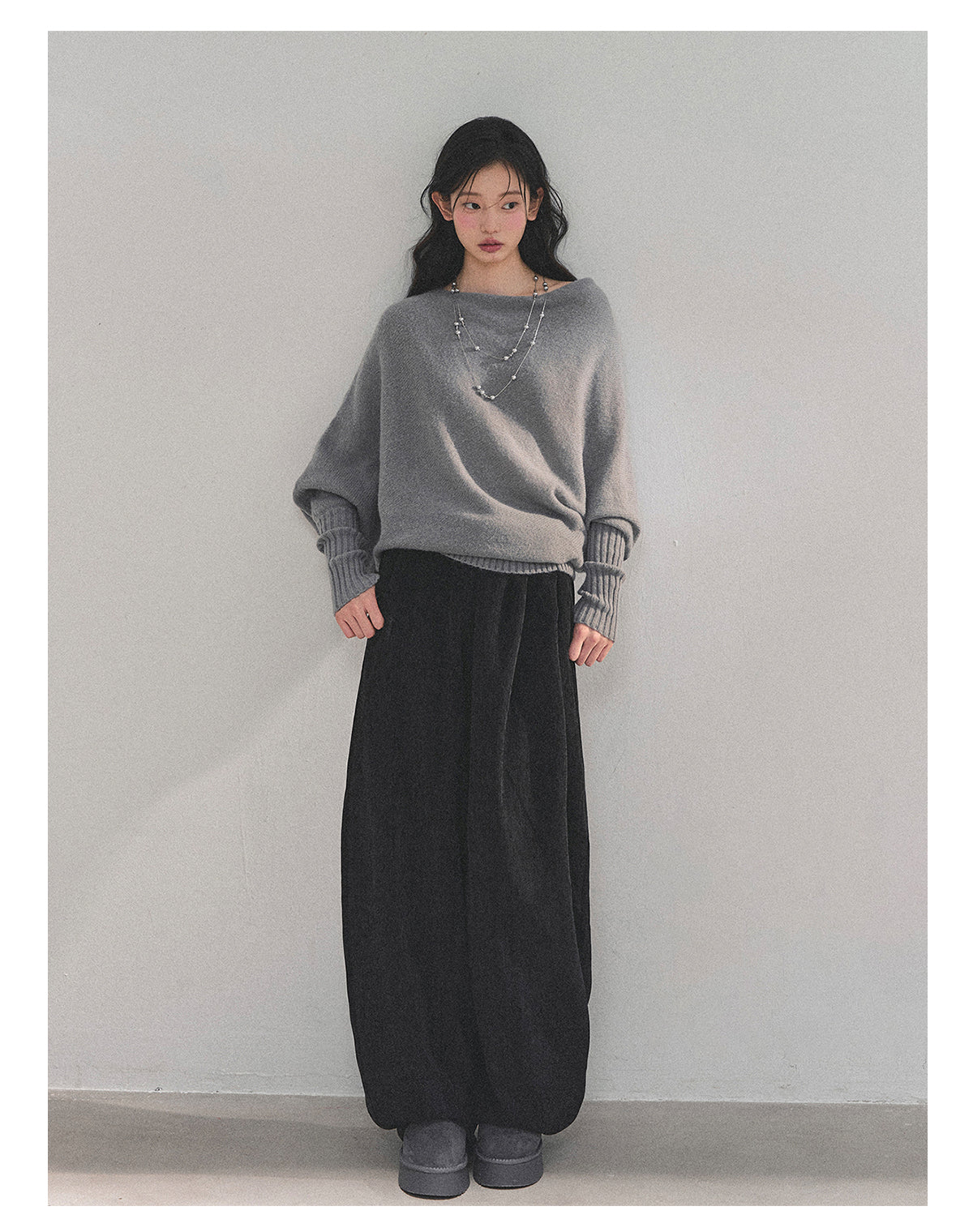 少也眼 “Soft Minimalism” Off-Shoulder Versatile Knit Top - Light Grey 6416515