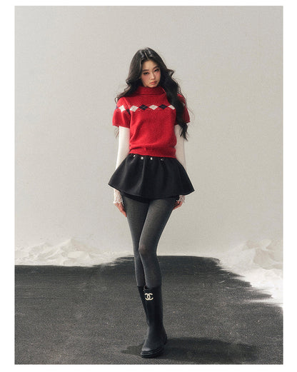 少也眼 “Snow-Wrapped Christmas Letter” Mock Neck Short-Sleeve Knit Top