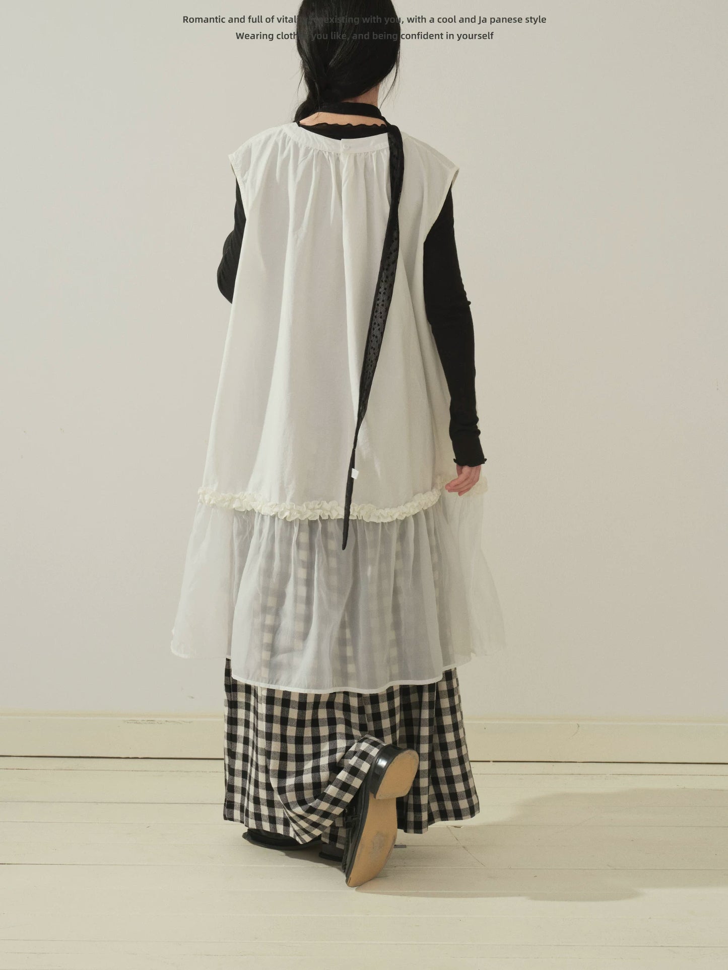 "Floating Veil" Mesh Panel Layering Maxi Dress (Black / White)
