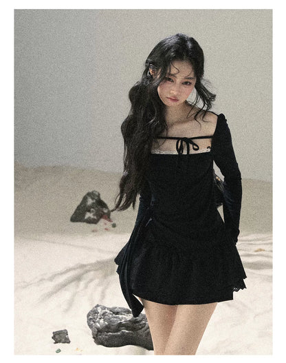 "Floating Moonlight" Quiet Black Square Neck Lace Slim-Fit Top 45324535