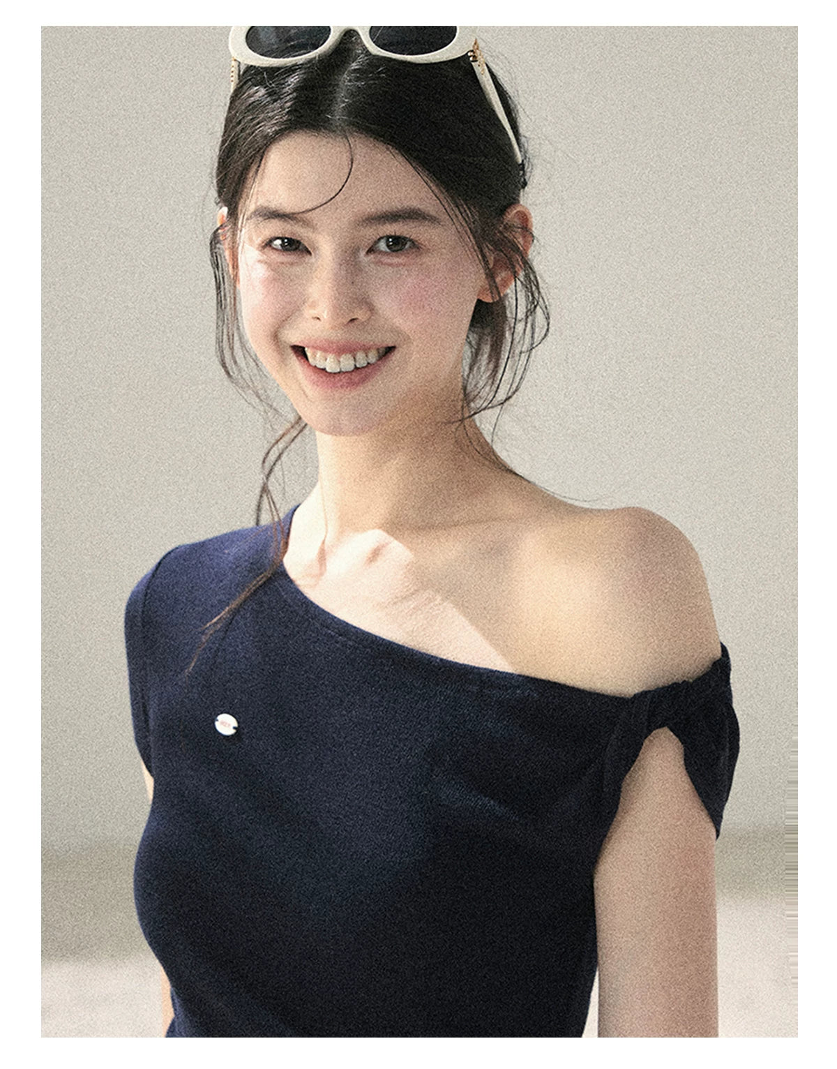 "Shape of the Wind" Navy Blue One-Shoulder Twist Crop Top 6556585