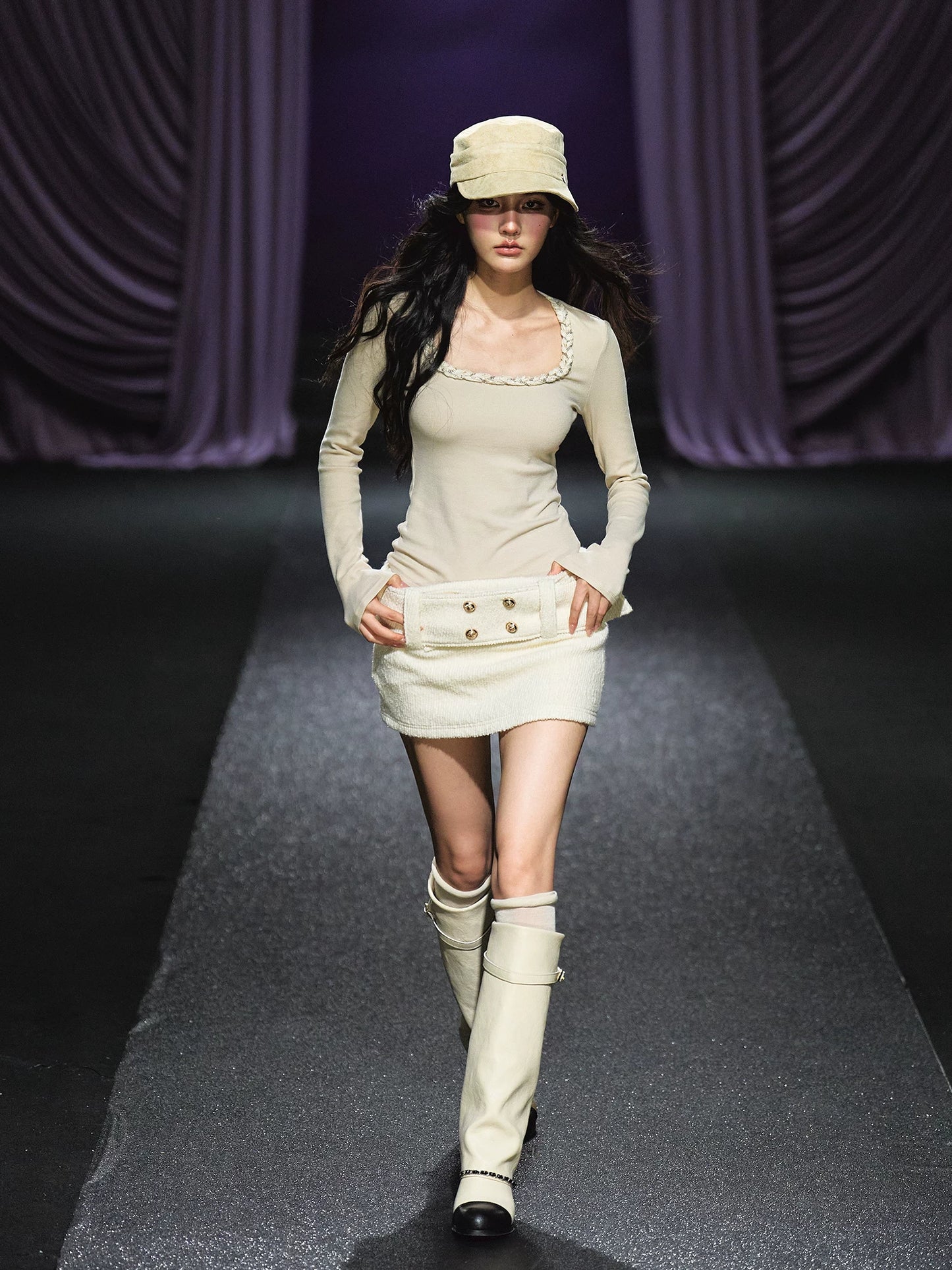 "Heiress Charm" Square Neck Knit Top (Black/ Light Apricot)