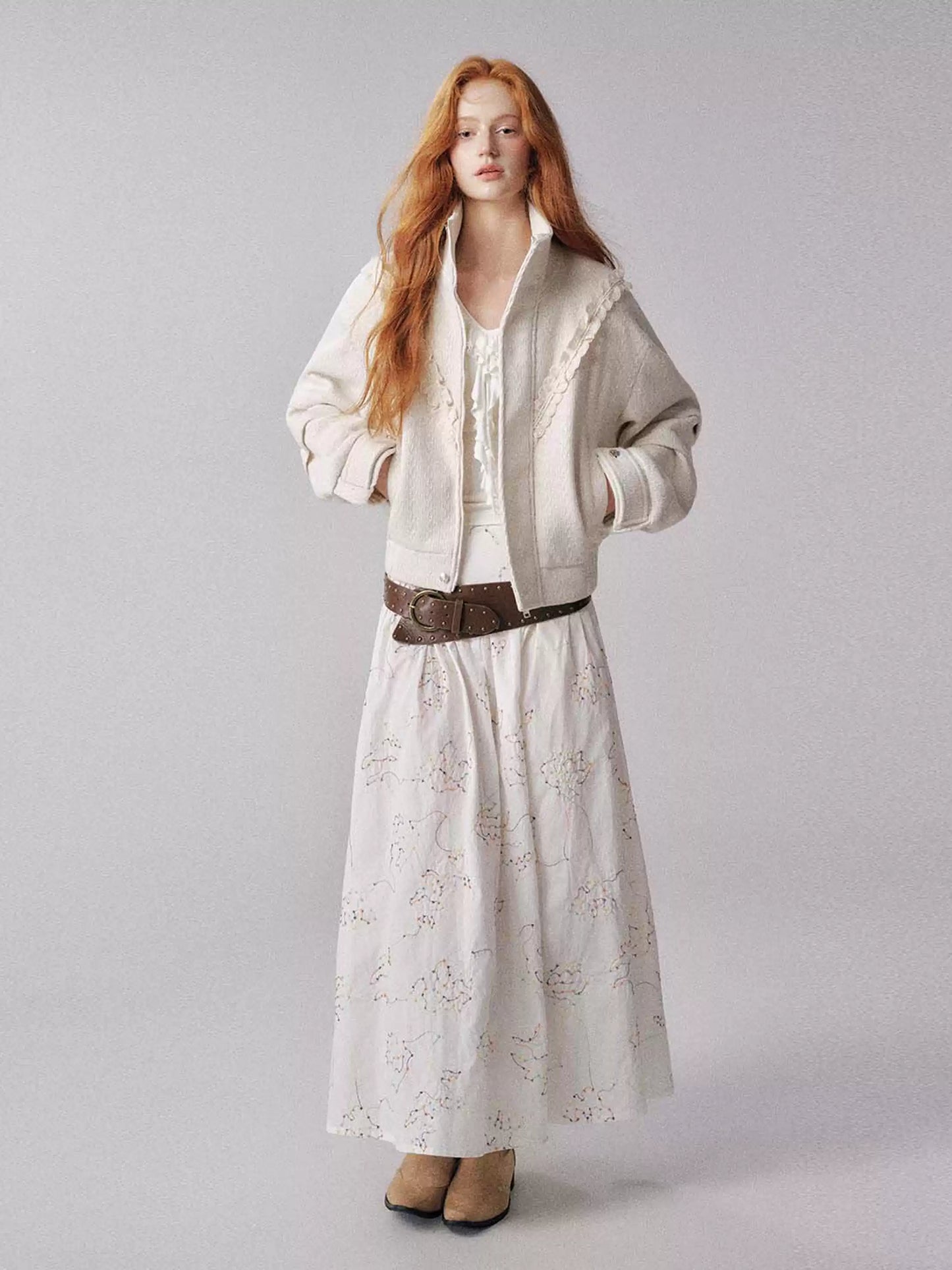 "云卷云舒" White Jacquard Short Jacket with Ruffle Collar