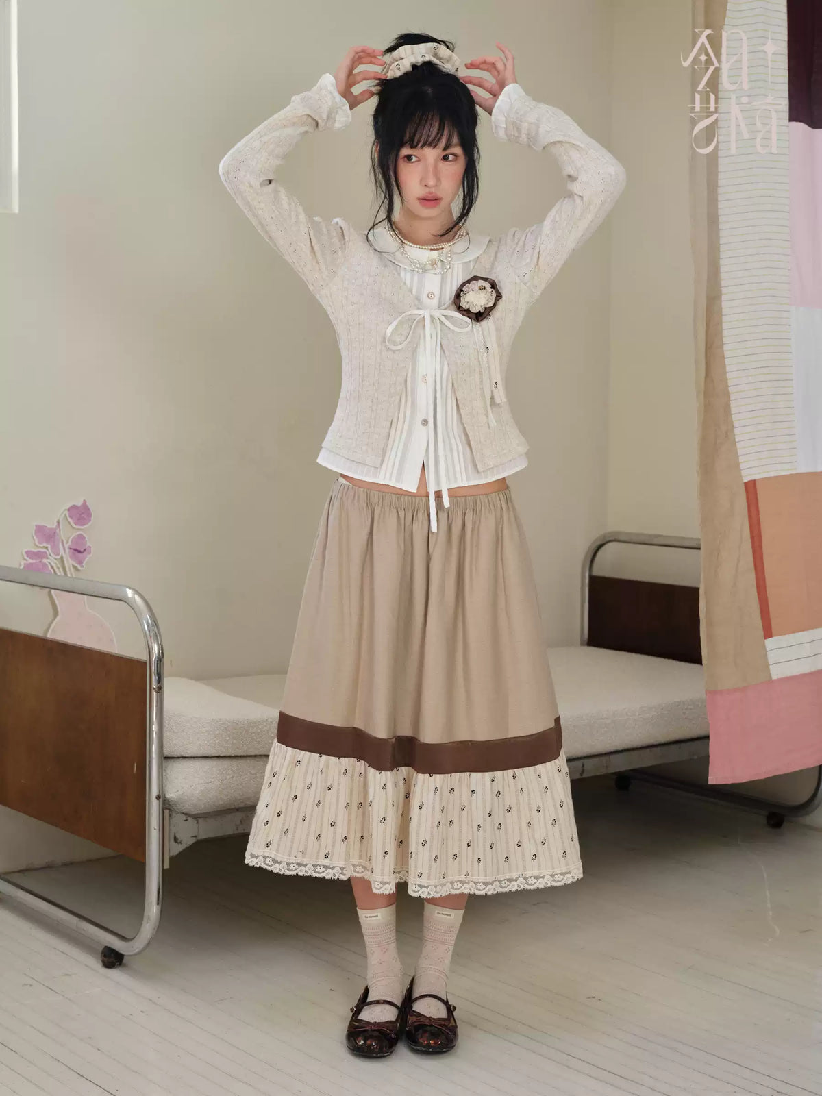 DAILY ARTIST - Tea Brown Color-Block Floral Lace-Trim A-Line Skirt