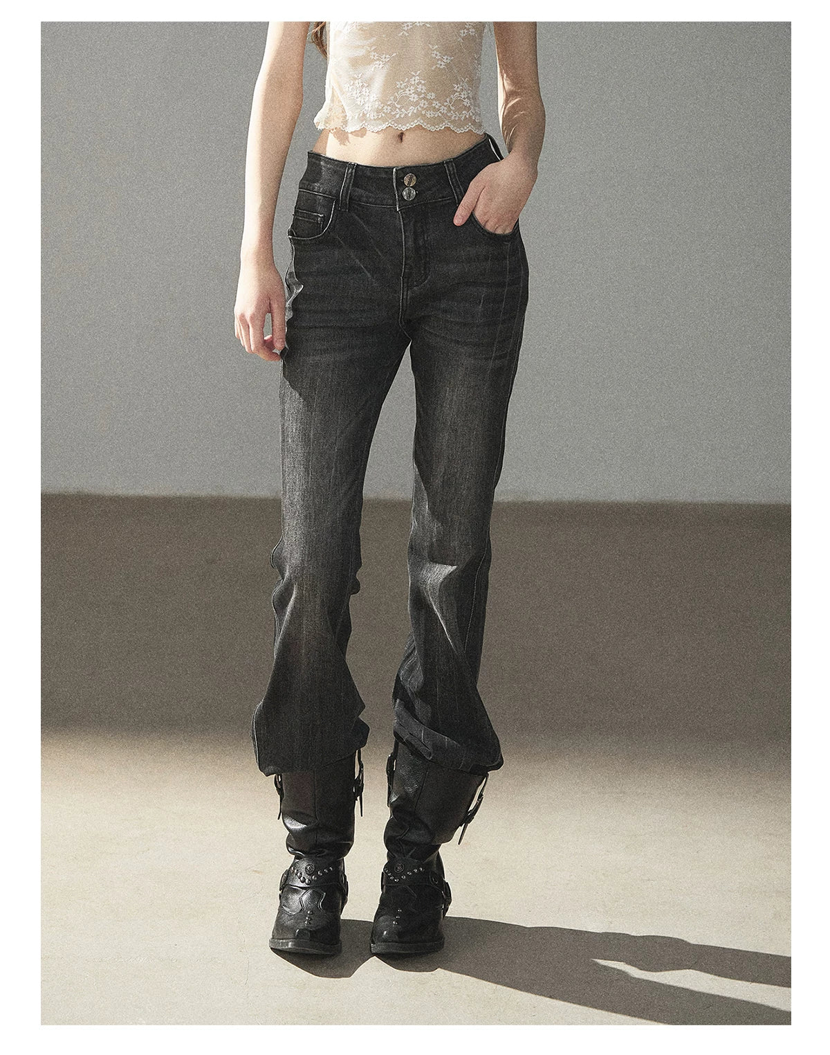 AOMALM - “Her Shoreline” American Vintage Slim Flare Jeans (Rock Black / Vintage Blue)