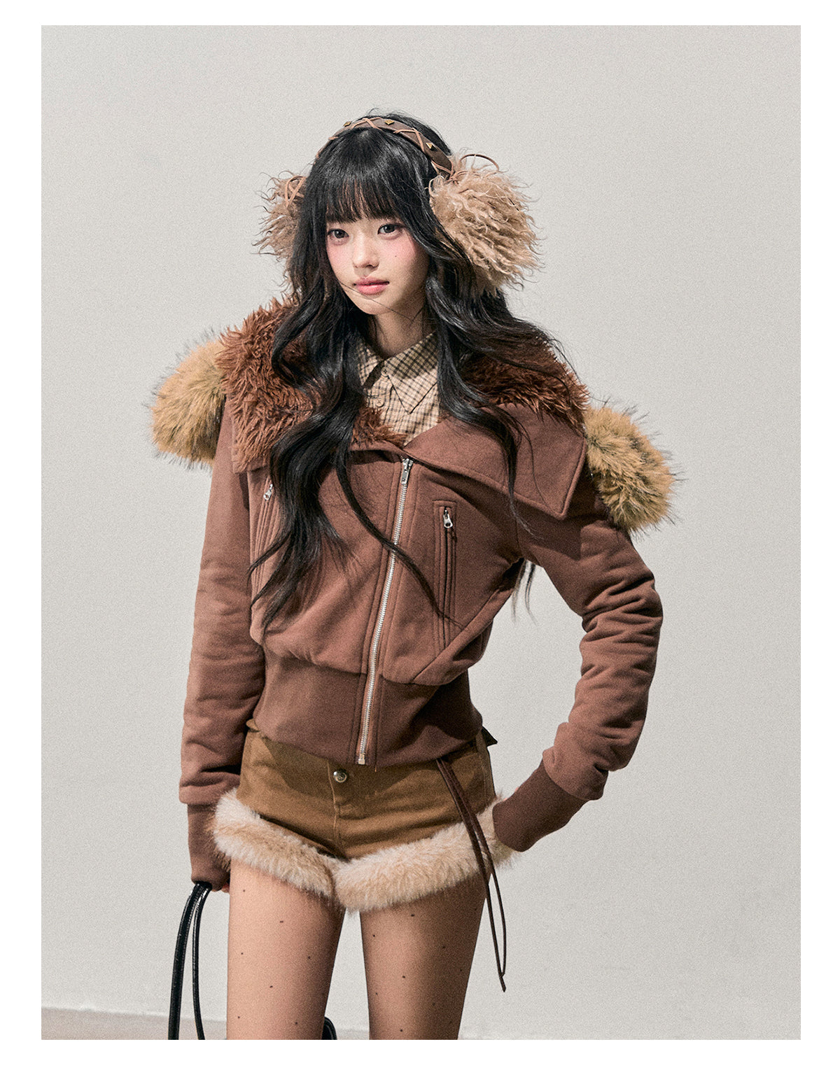 少也眼 "Warm Wilderness" Faux Fur Hooded Knit Jacket