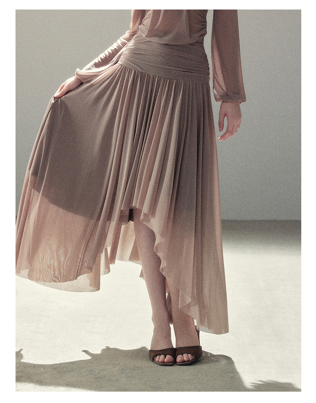 170726 "Waiting for Autumn Rain" Silver Mouse Gray Off-Shoulder Pleated Skirt Set