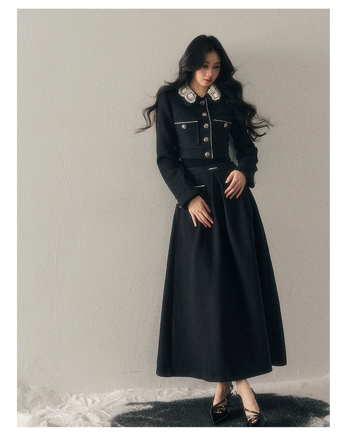 少也眼 "Whispers of Lace" Black French Lace Two-Piece Skirt Set