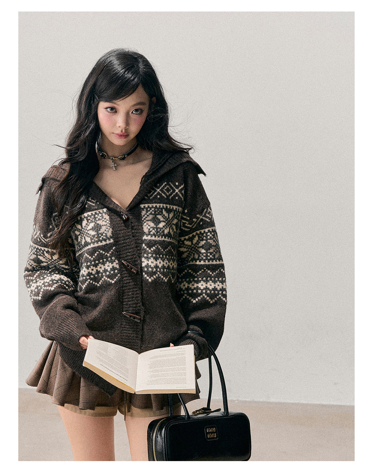 少也眼 "Weightless Night" Fair Isle Toggle Knit Cardigan