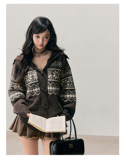 少也眼 "Weightless Night" Fair Isle Toggle Knit Cardigan