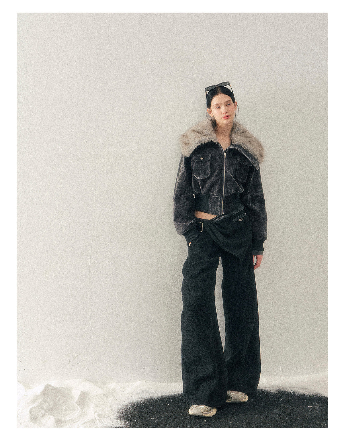 少也眼 "Defocused Dreams" Melard Leopard Utility Cropped Jacket - Graphite Gray
