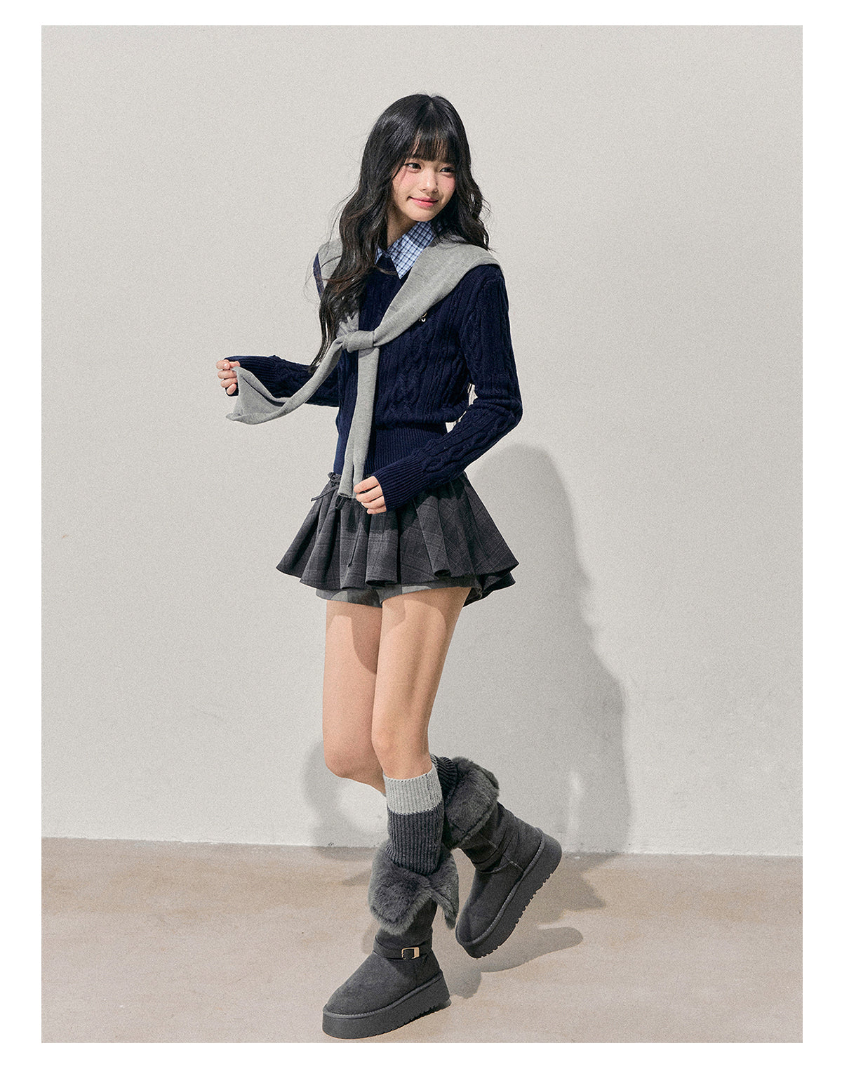 少也眼 “Unfinished Poem” Preppy Plaid-Collar Cable Knit Sweater - Navy
