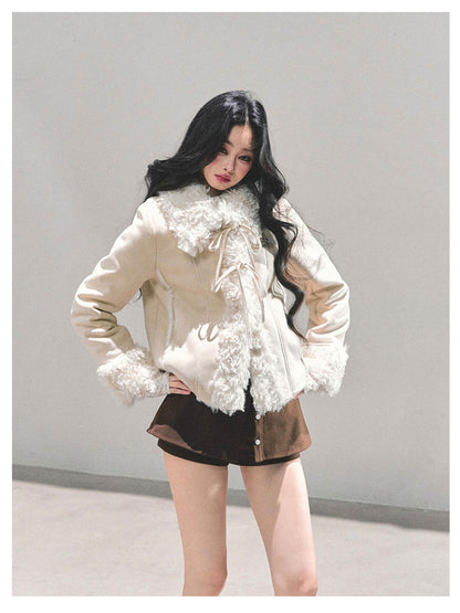 少也眼 “She Melted Into Winter" Faux Shearling Warm Jacket - Almond Beige