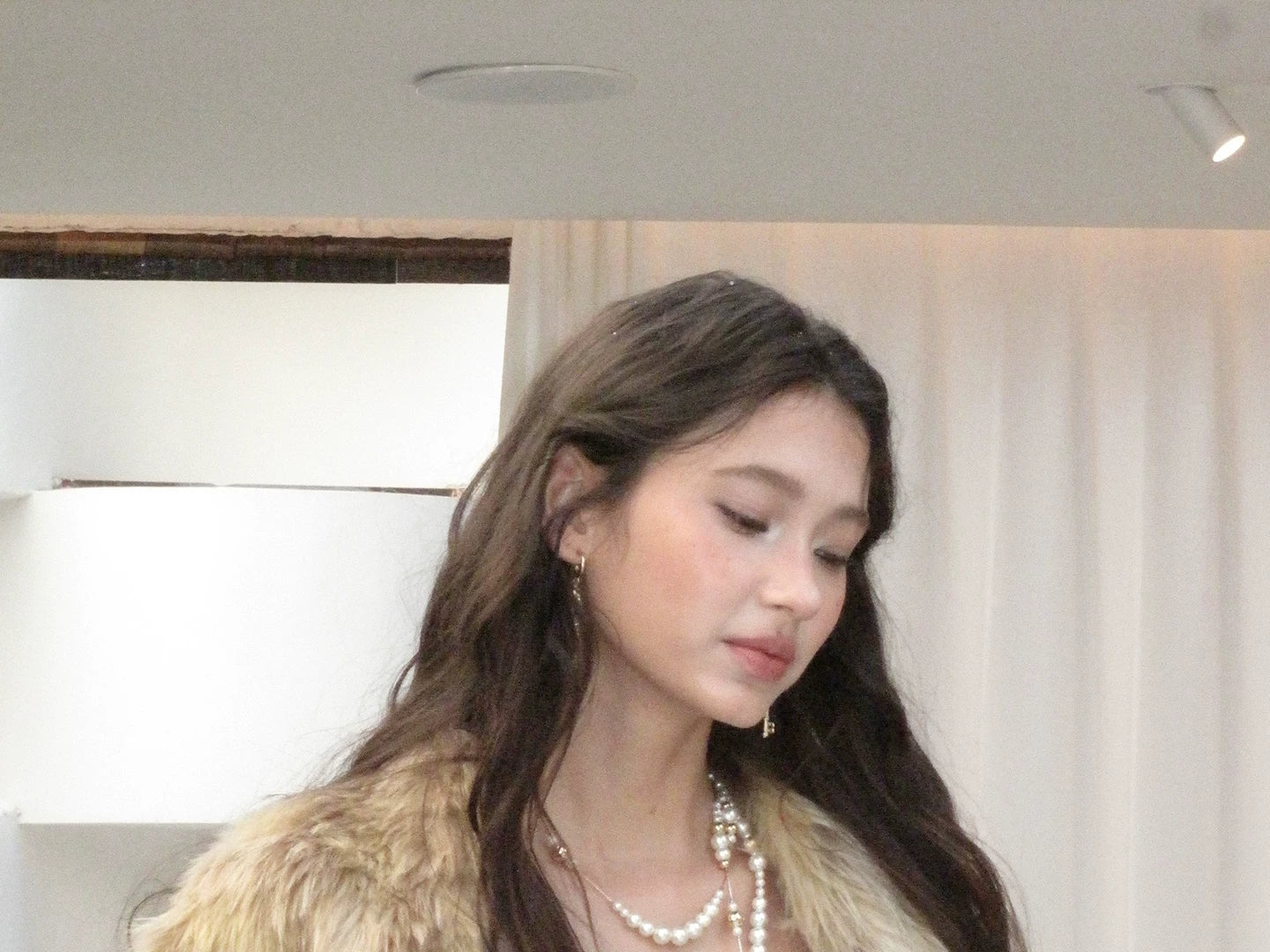Vintage Key & Pearl Layered Long Necklace – Luxury Water Drop Charm Statement Necklace for Women