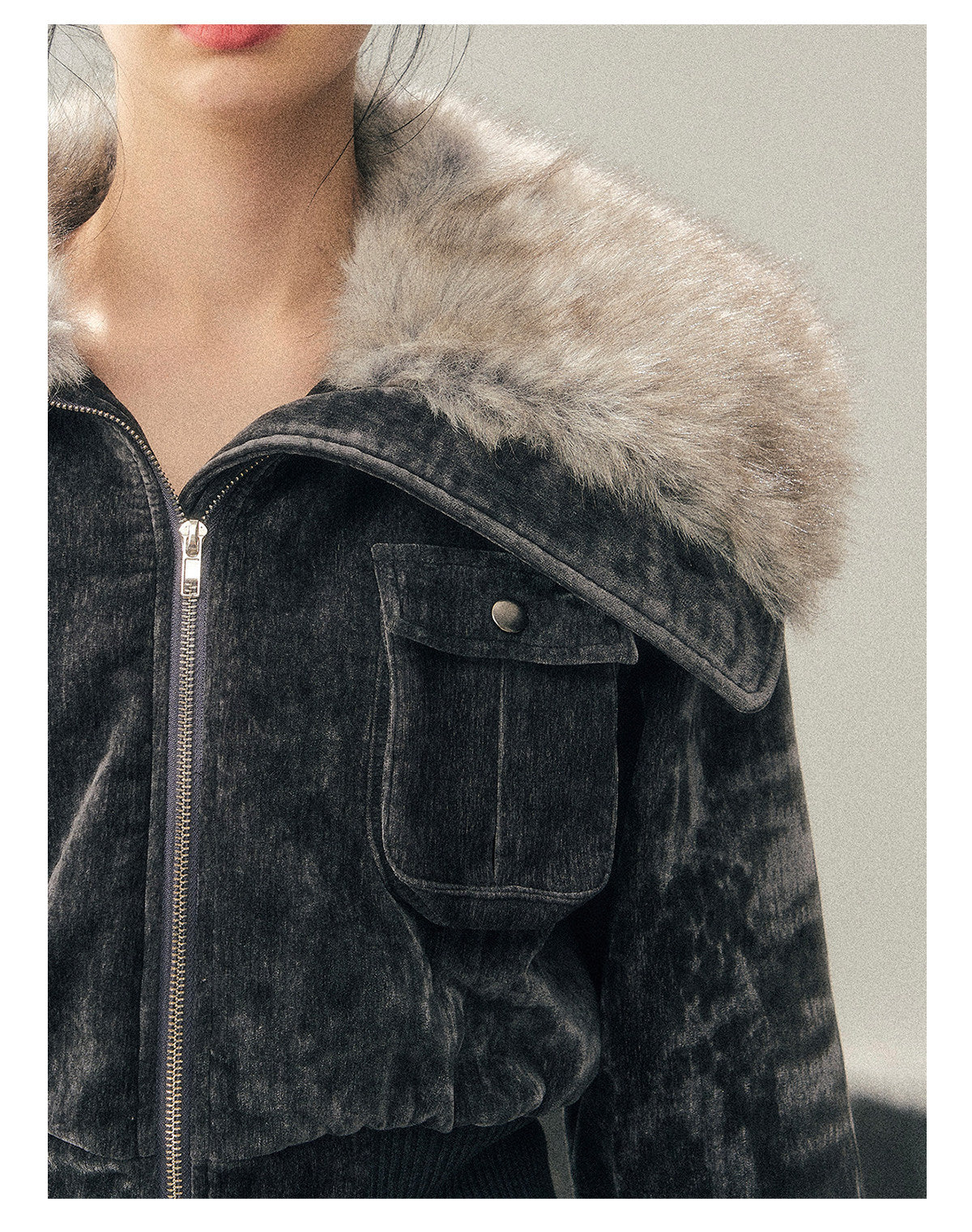 少也眼 "Defocused Dreams" Melard Leopard Utility Cropped Jacket - Graphite Gray