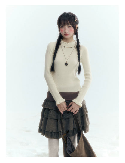 Horridale - Vintage Ruffle-Trim Wool-Blend Mock Neck Top (White Almond / Dark Gray)
