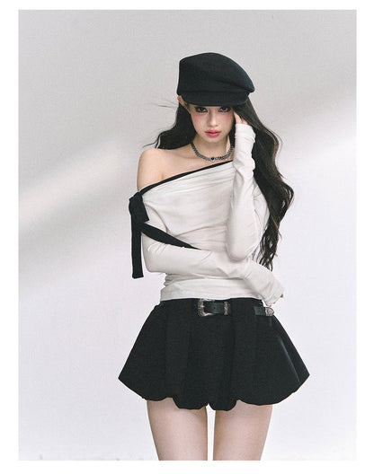 少也眼 "Sweet Temptation Spiral" Asymmetric Off-Shoulder Long-Sleeve Crop Tee - White