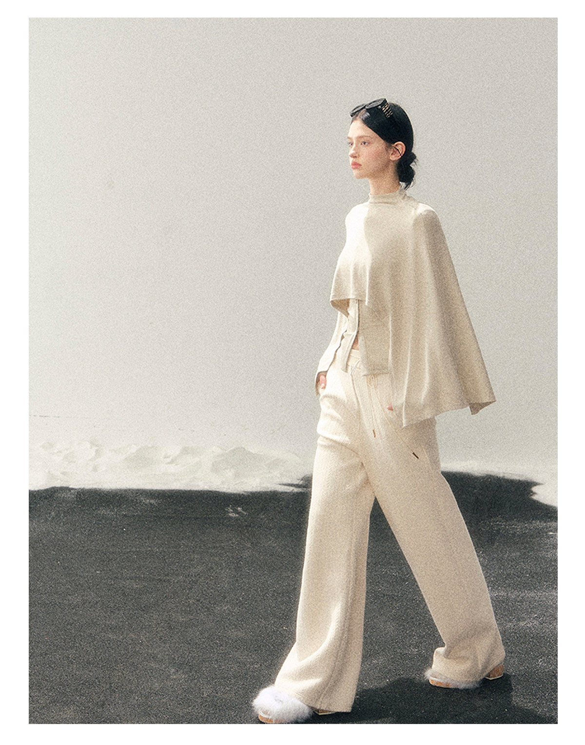 少也眼 "Moss Whisper" Ivory Two-Tone Shawl T-Shirt Two-Piece Set