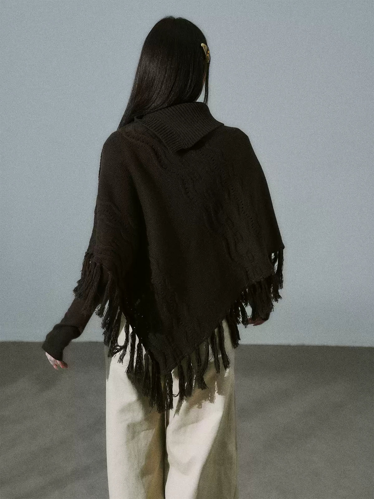 LOST FOREST - Wool-Blend Bow Graphic Fringe Cape Shawl (Coffee / Dark Gray)