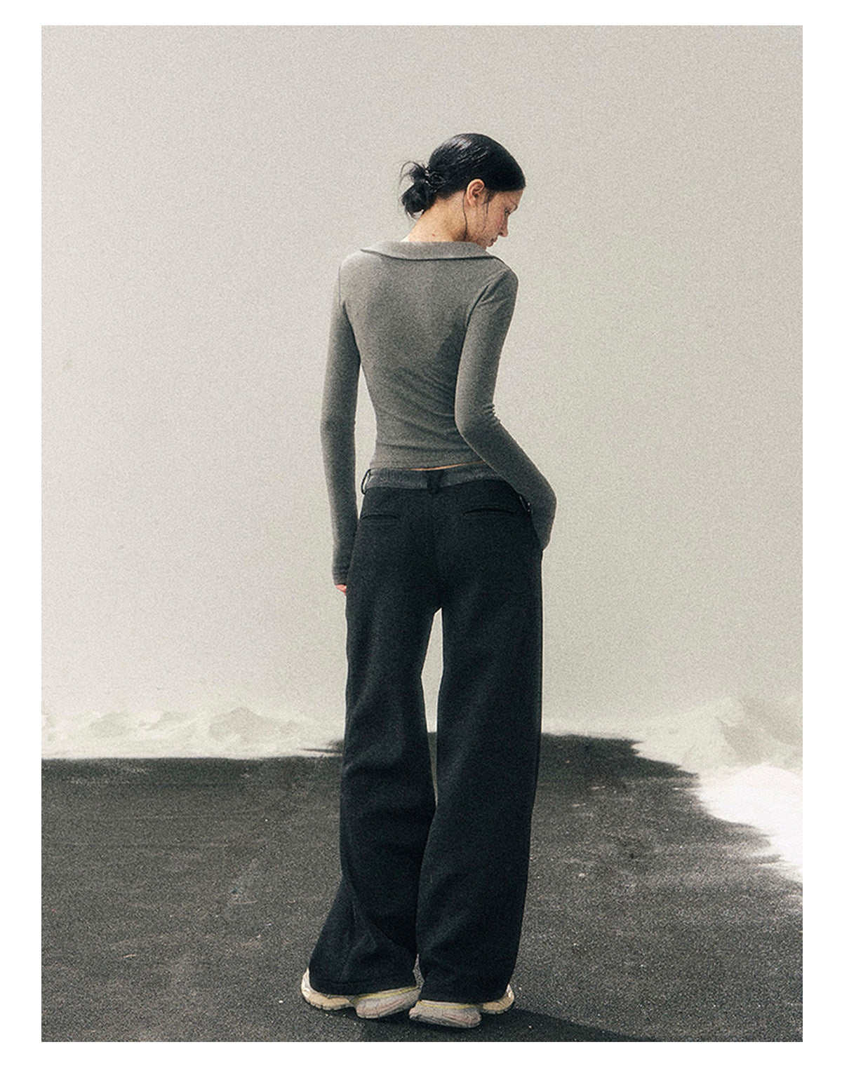 少也眼 “Silent Afterecho” Bow-Detail Top - Intellectual Gray