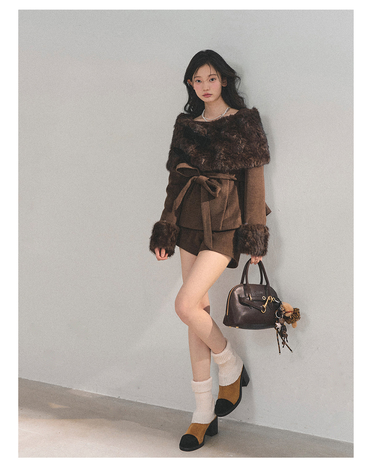 少也眼 “Drifting Through Her Dreams” – Winter Luxe Three-Piece Cape Set - Chestnut Brown 8746513