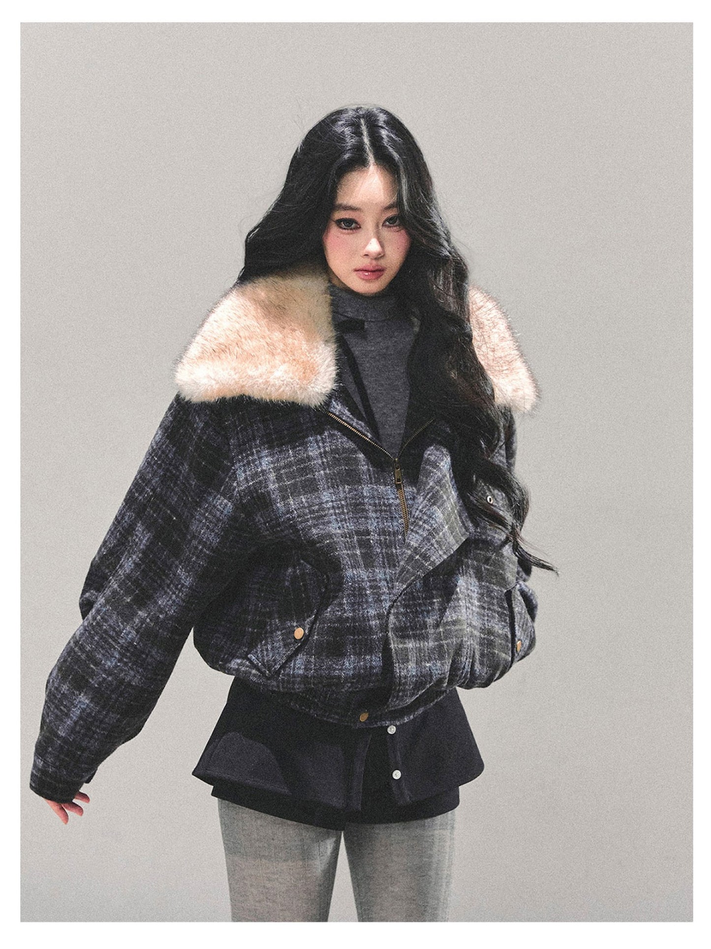少也眼 “Quiet Radiance" Navy Check Oversized Wool Jacket