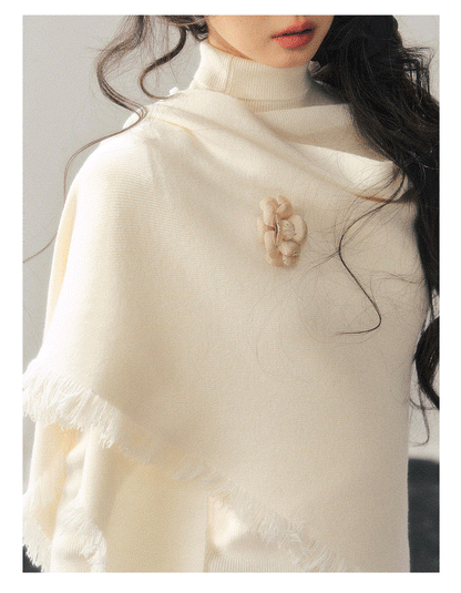 少也眼 "Speechless Under the Full Moon" Camellia White French Turtleneck Knit & Shawl Set