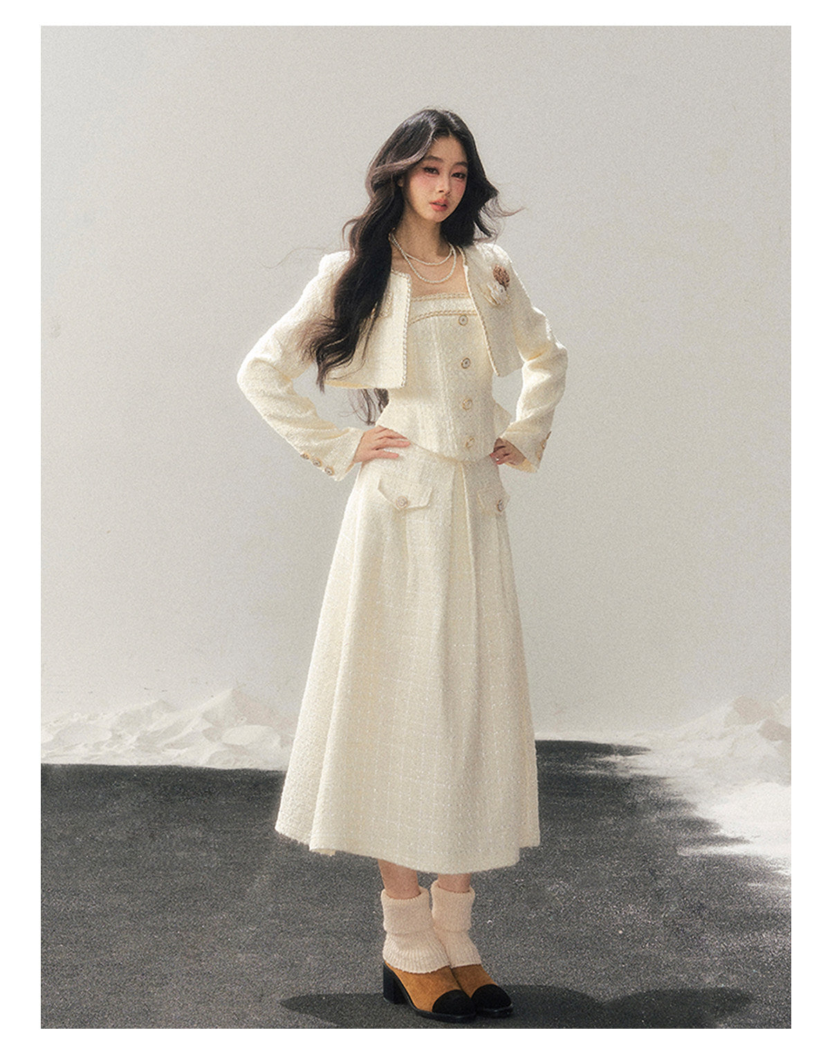 少也眼 "Before the Moon Falls" Bouclé Wool Tweed Set - White