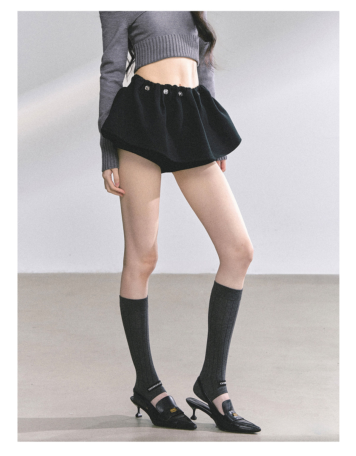 少也眼 "Wild Model-Leg Aura" Woolen Flared Mini Skirt - Black 1483645