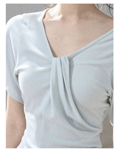 "Moonlight on Water" Twist-Front Cropped T-Shirt (Silver Mink Gray/ Mist Blue)