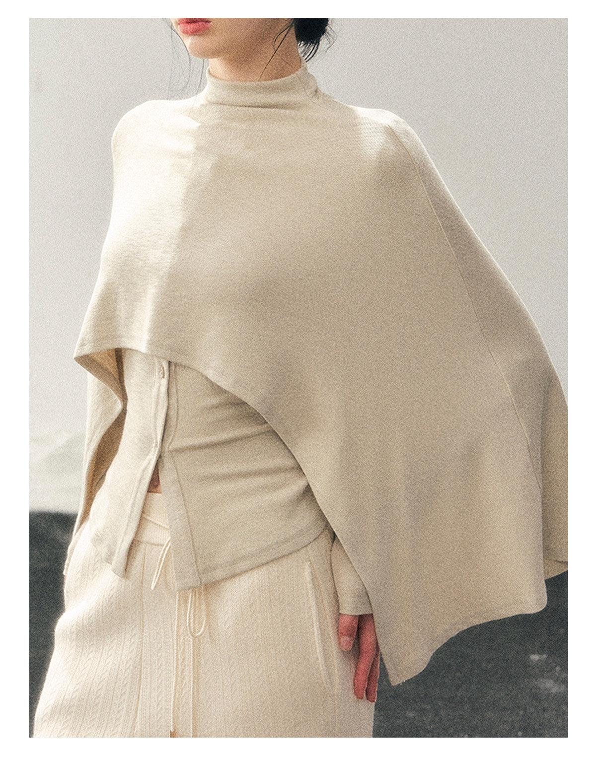 少也眼 "Moss Whisper" Ivory Two-Tone Shawl T-Shirt Two-Piece Set