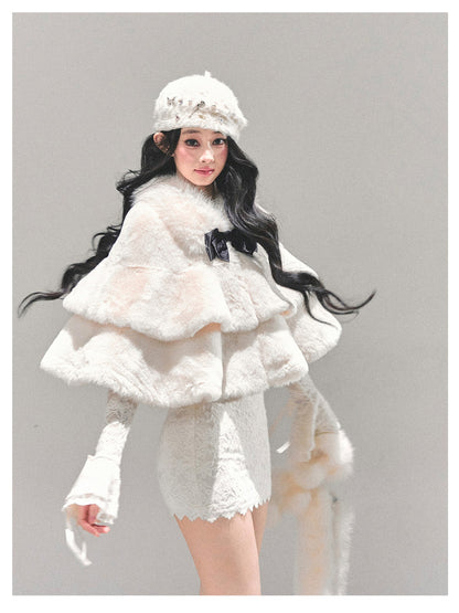 少也眼 “When the First Snow Falls" Plush Winter Cape Coat