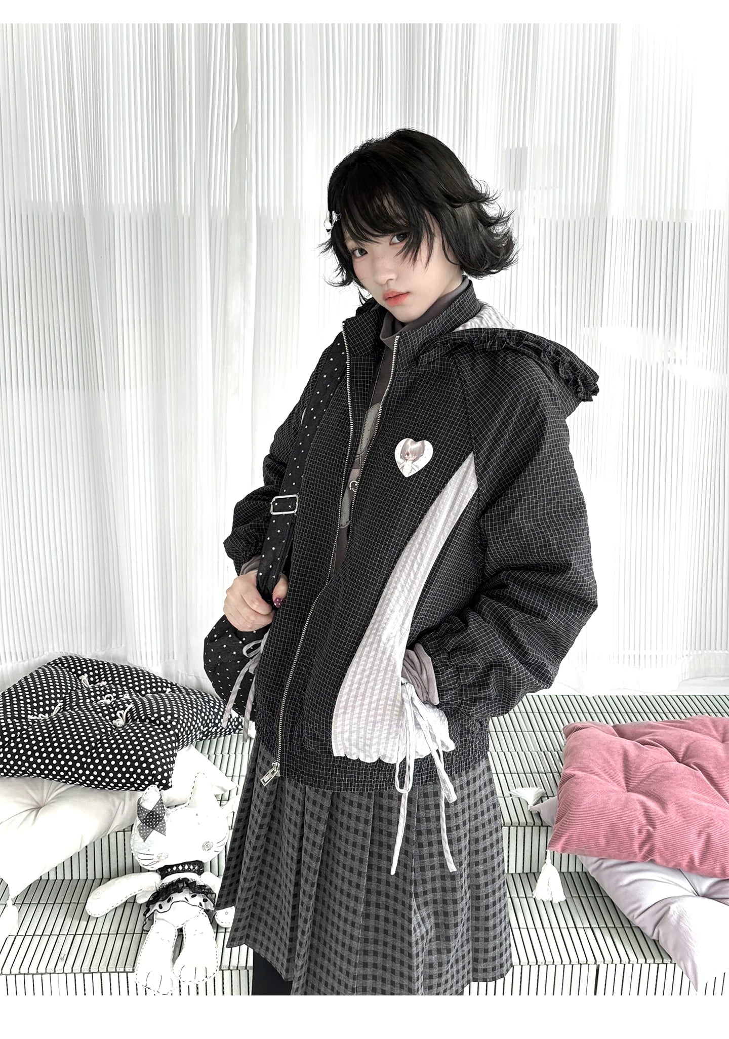 "Cold Air" Black Padded Jacket / Base Layer Top / Polka Dots Skirt / Sweatpants Set
