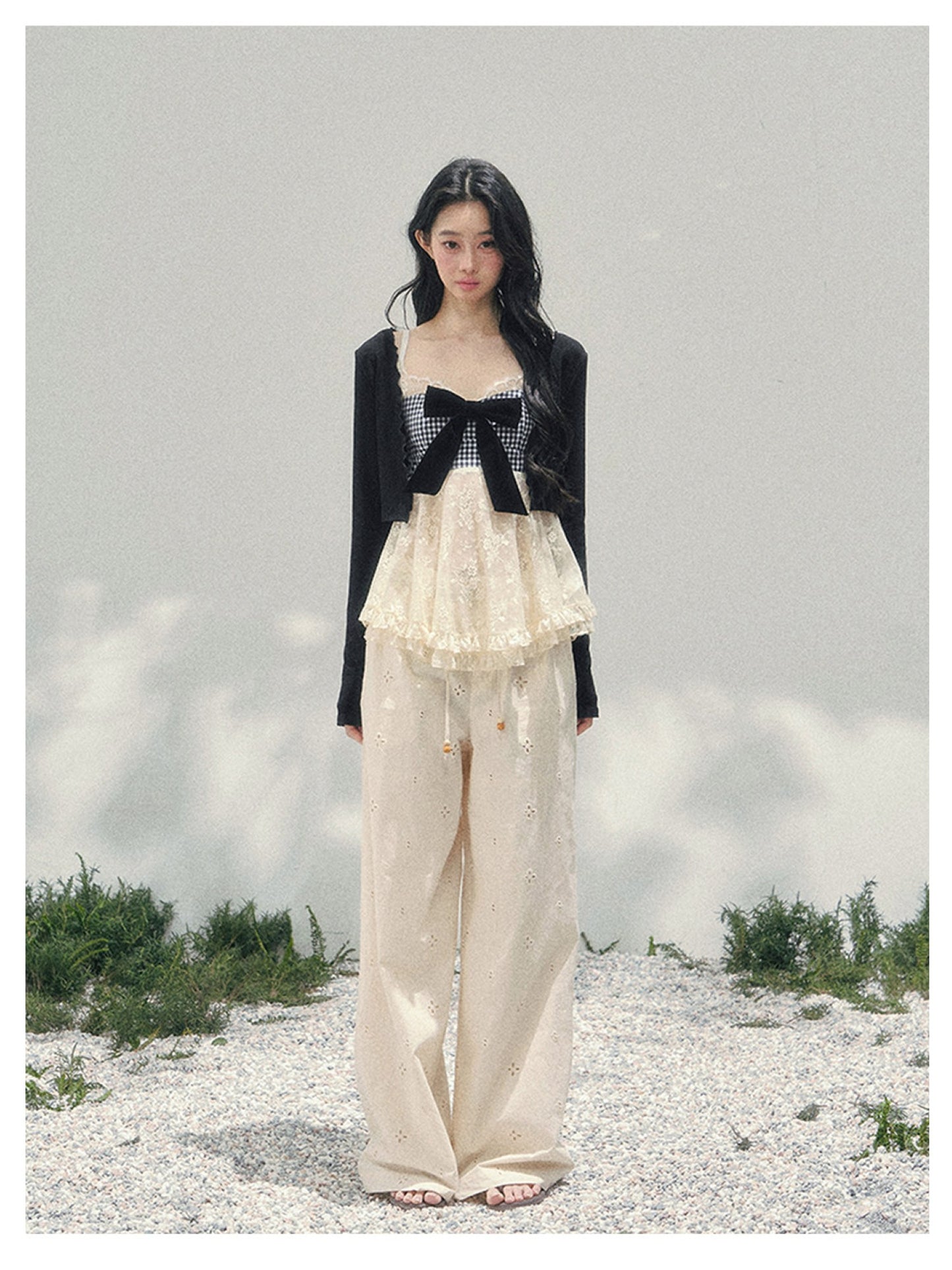少也眼 “She Walked Through Bloom” Bow Lace Plaid Two-Piece Top Set 8543241