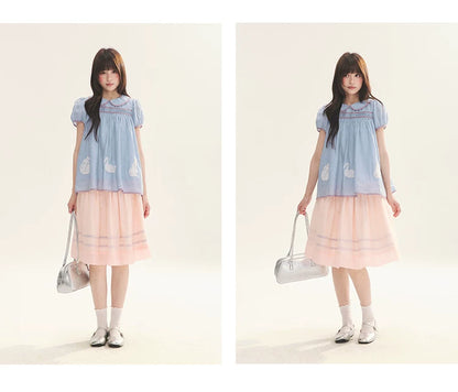 "Antique Dollhouse" Lace Appliqué Peter Pan Collar Puff Sleeve Blouse (Ivory White/ Still Blue)