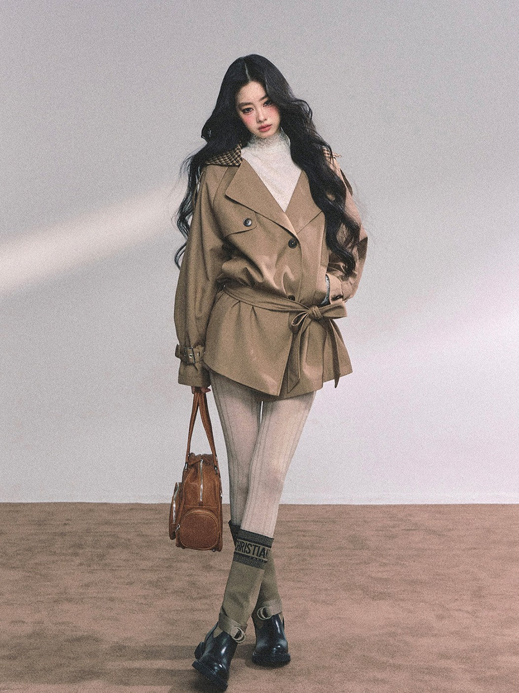 少也眼 "Zurich Elegance Trench" – Audrey-Inspired Relaxed Plaid Coat