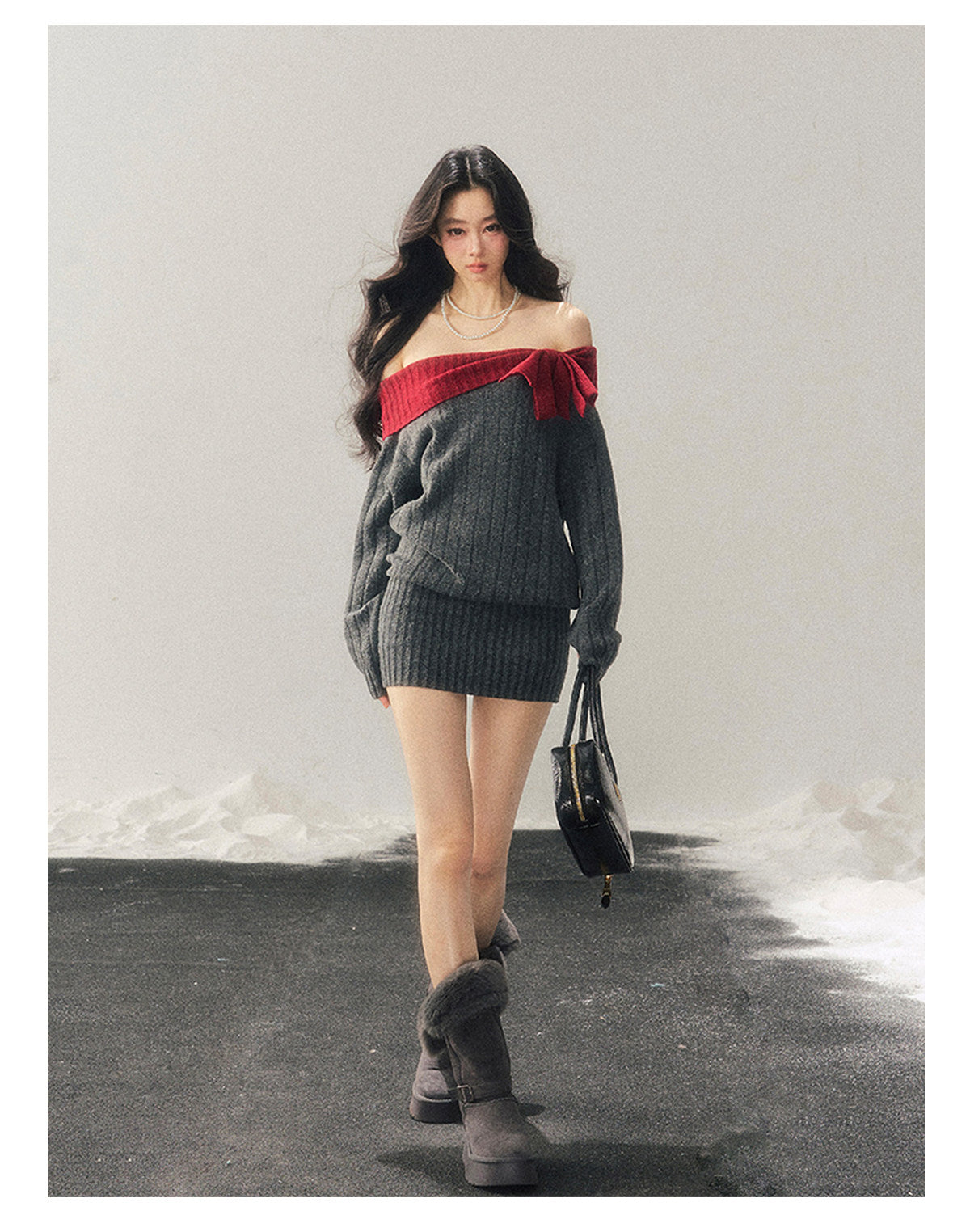 少也眼 "Snowbound Memories" Off-Shoulder Color-Block Knit Mini Dress