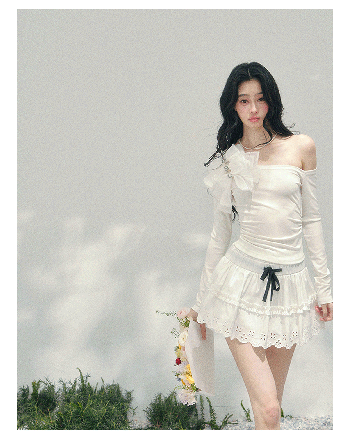 少也眼 "Morning Mist Shoulder" Bow Off-Shoulder T-Shirt in Cloud White 52742574