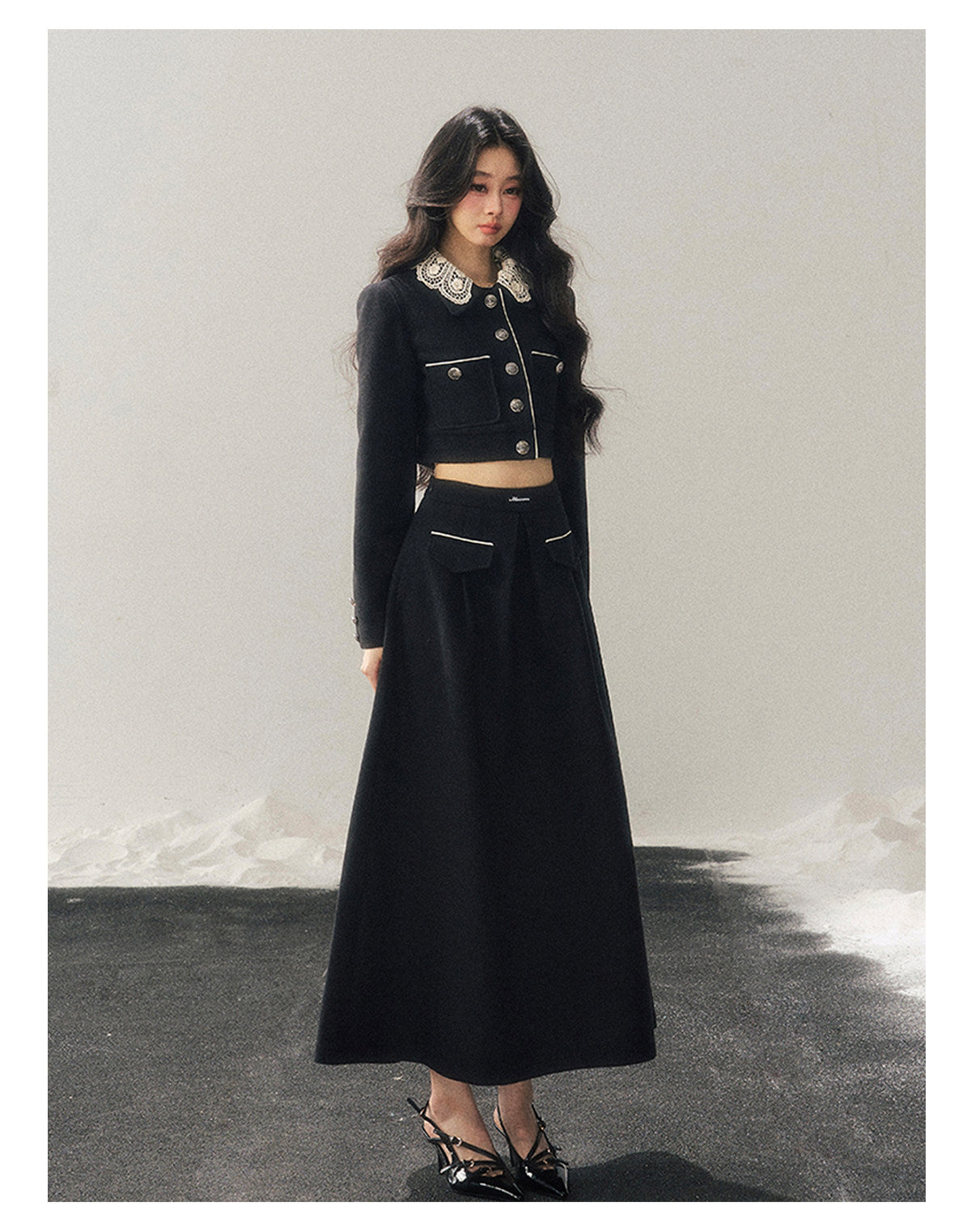少也眼 "Whispers of Lace" Black French Lace Two-Piece Skirt Set