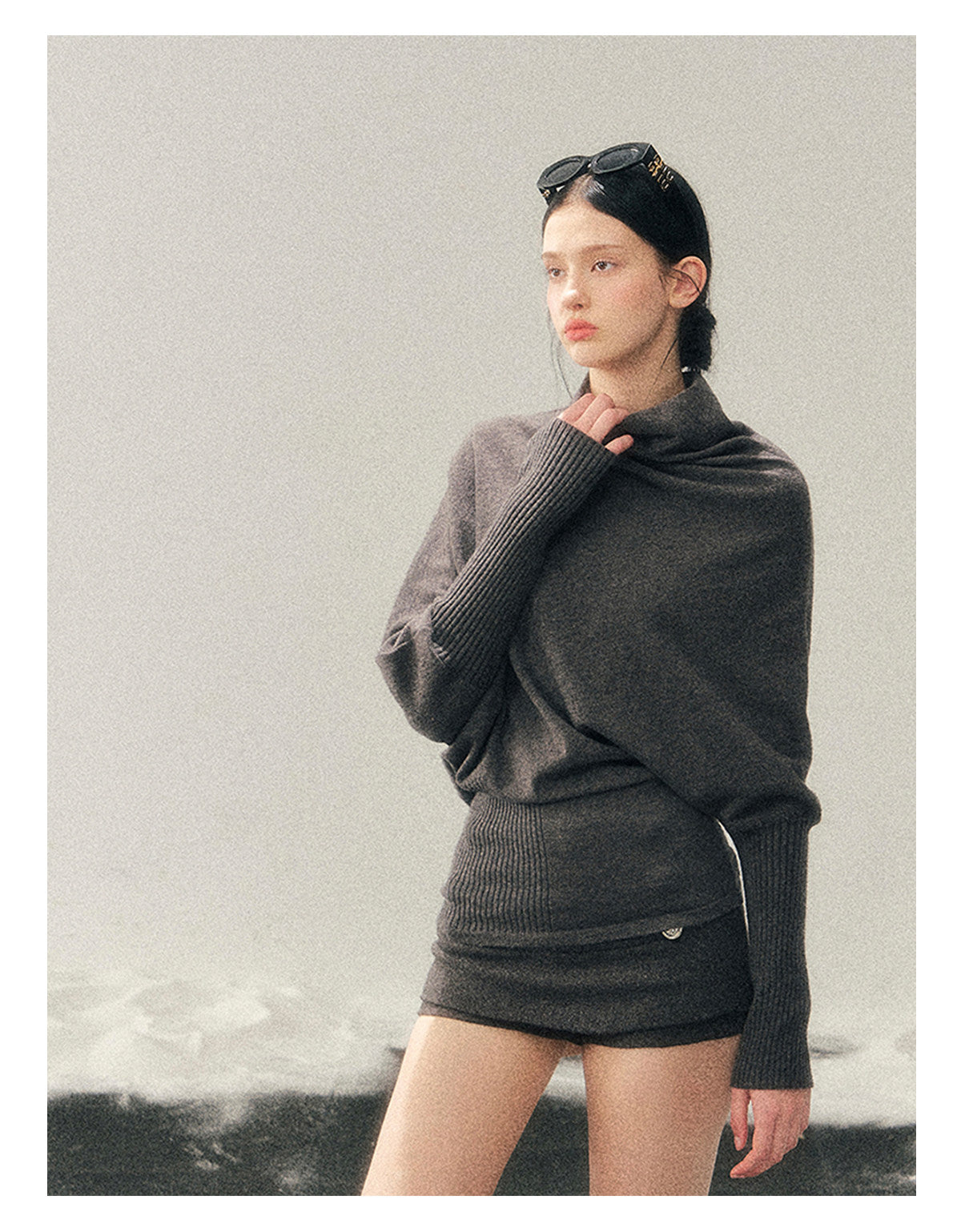 少也眼 "Ember at Dusk" High-Neck Cozy Knit Top – Smart Gray