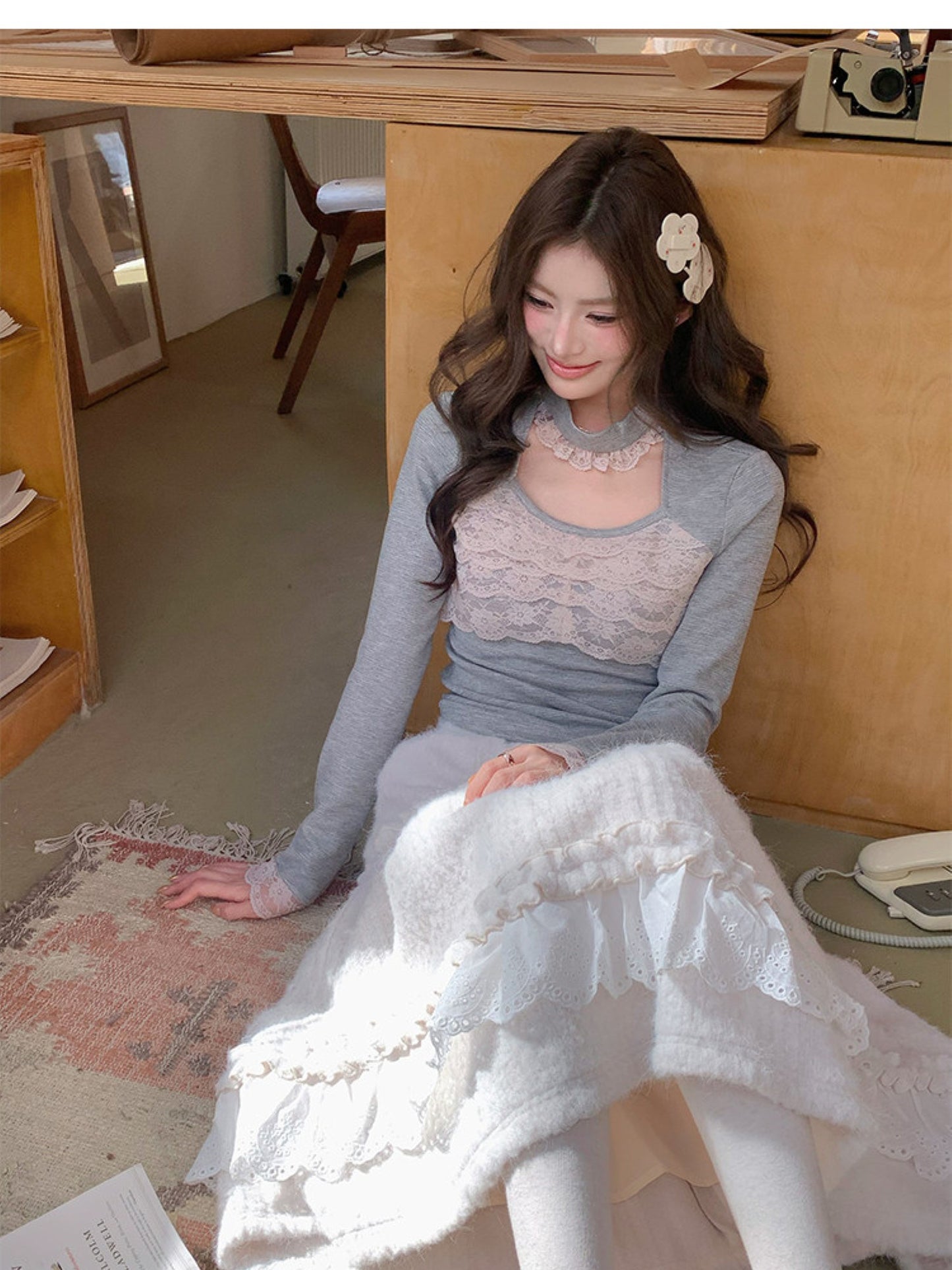 阮阮自制 - Satin Knot Mist Gray Lace-Panel Knit Base Top