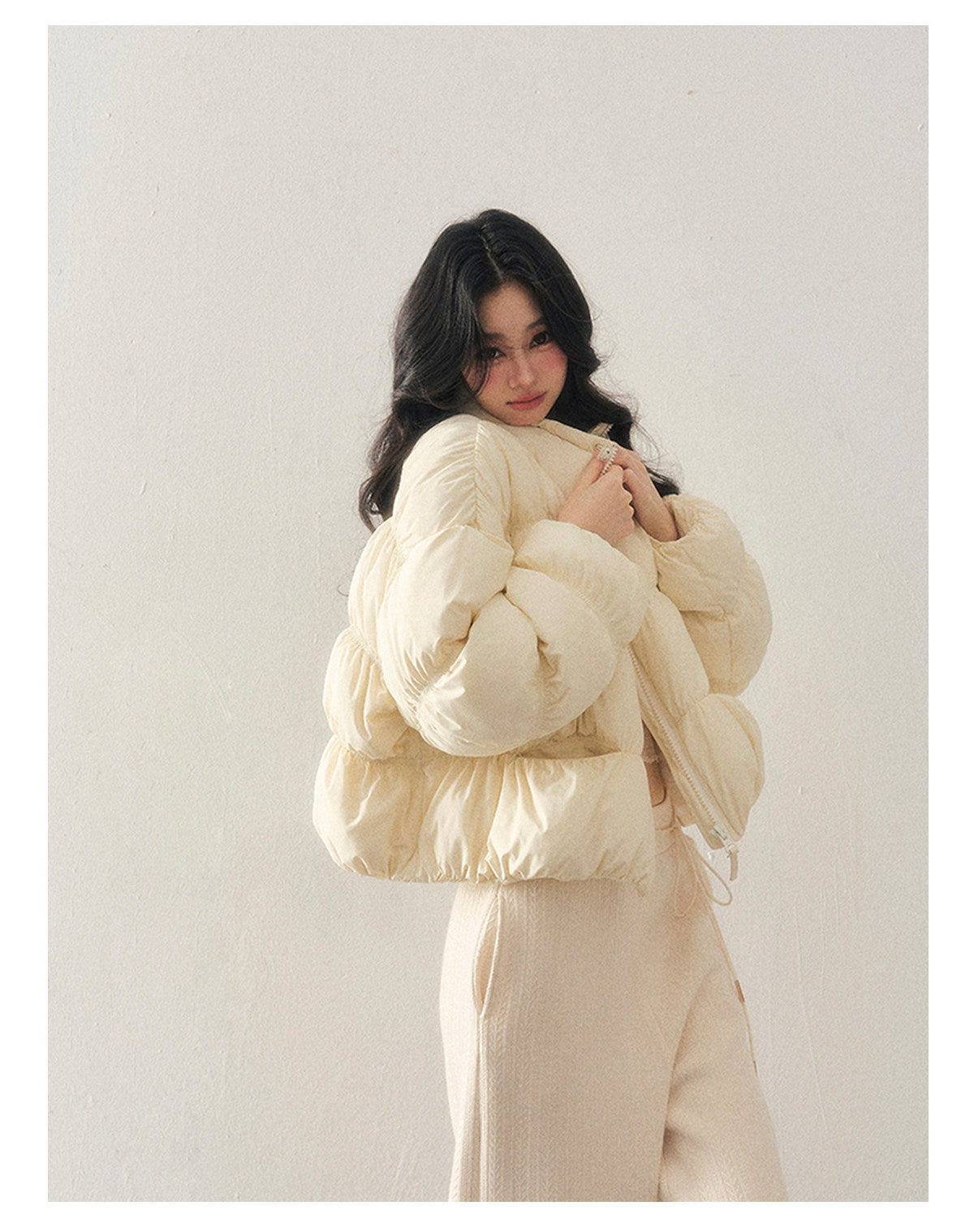 181225 “She Gazes at the Snow” White Duck Down Cropped Jacket - Milky Apricot White