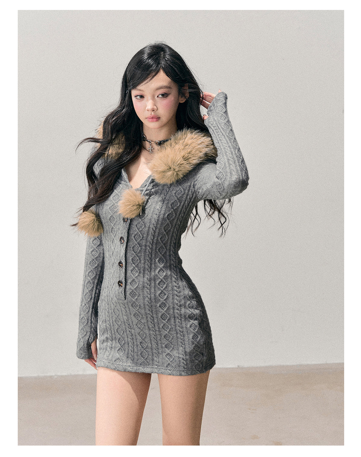 少也眼 “She Arrives Like Duskfall” Rib-Knit Bodycon Dress with Detachable Fur Collar 68485