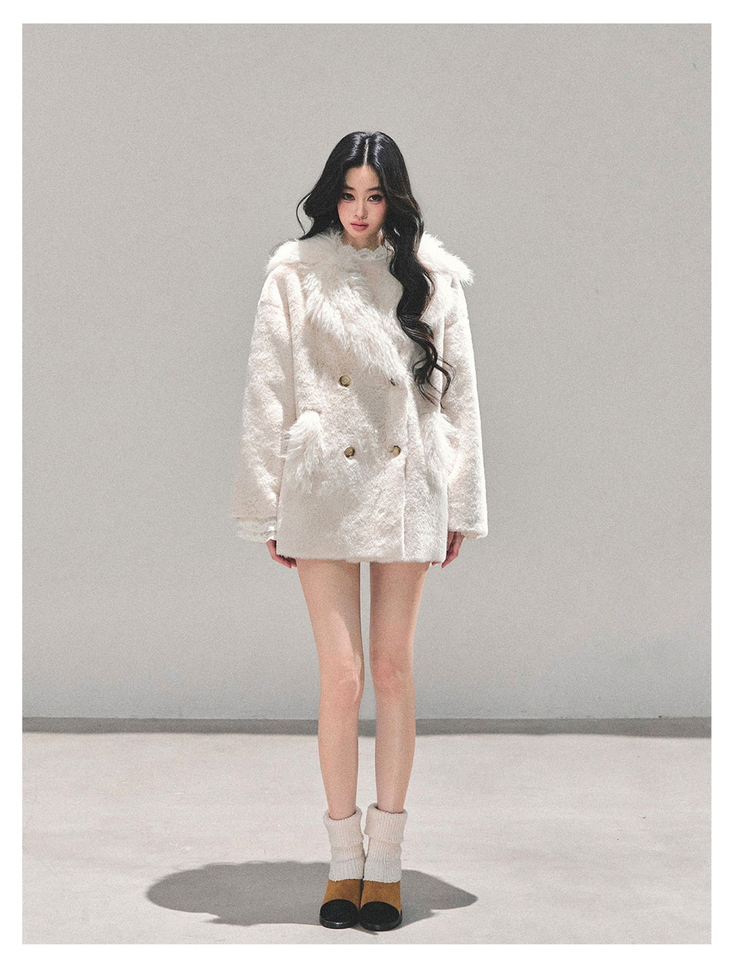 少也眼 "She Walks Into the Void" Cream White Plush Winter Jacket